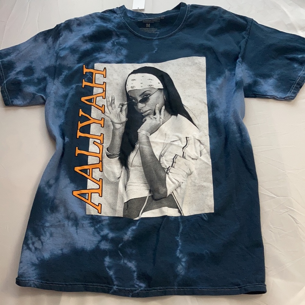 Aaliyah T-shirt NWT